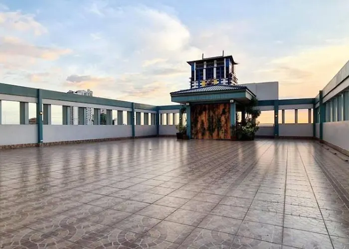 Close By Landmarks And Airport * Manille